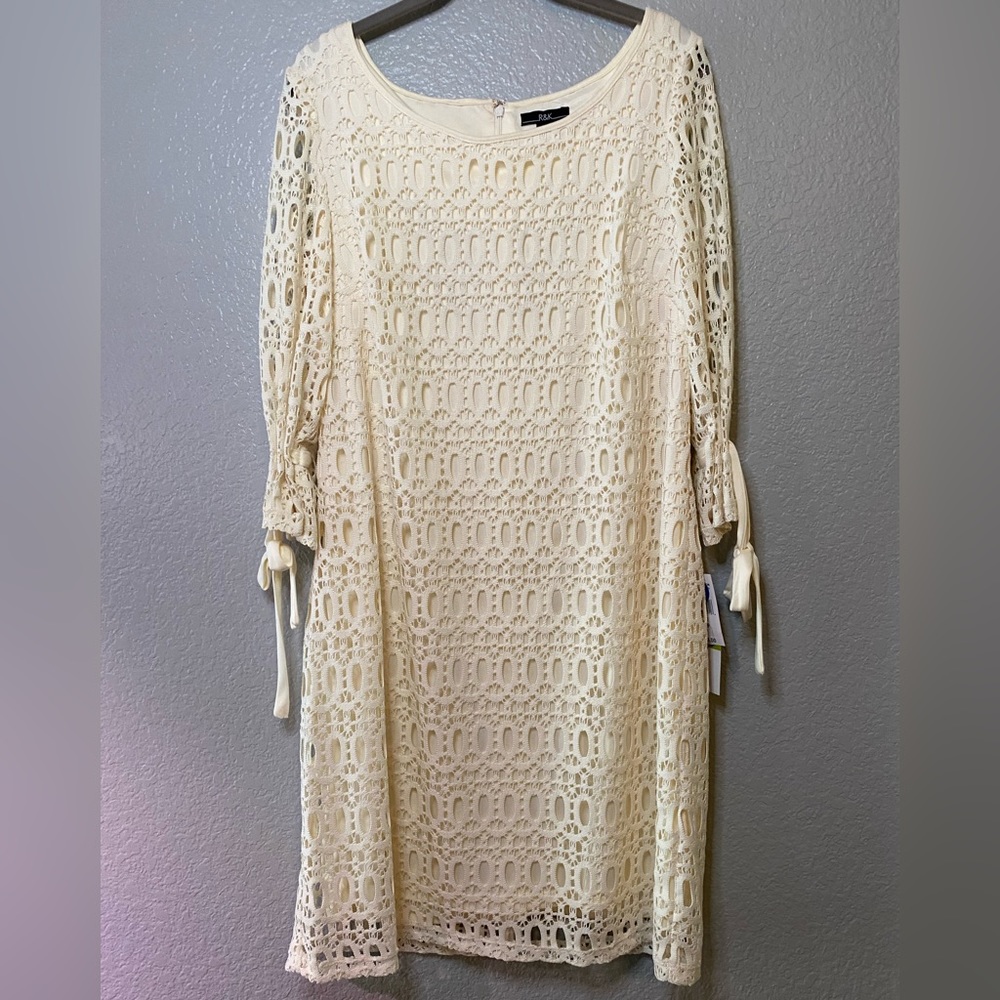NWT Cream Lace Tie Sleeve Dress